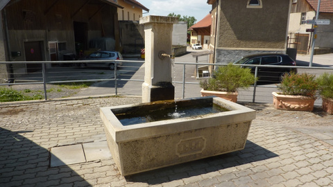 Fontaine-place-Lovatens Fontaine-place-Lovatens