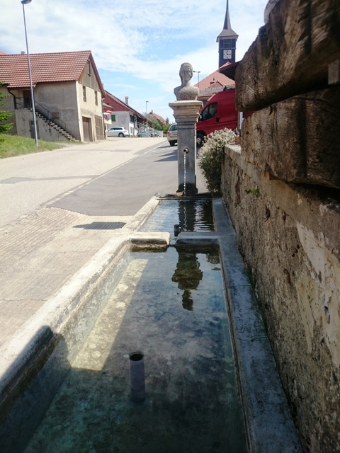 Fontaine-Lovatens-02