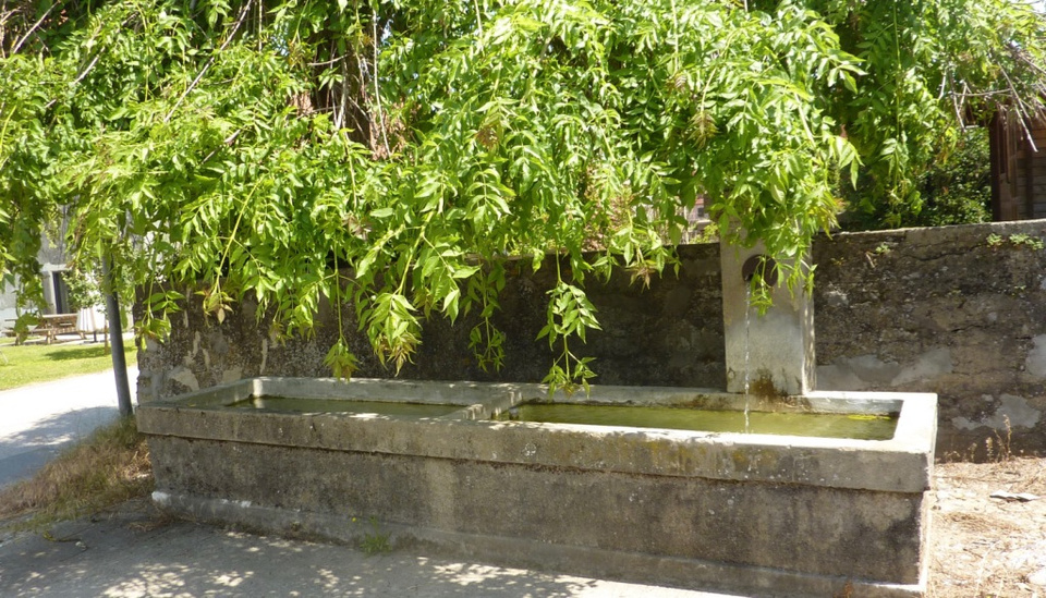 Ancien-lavoir-Lovatens Ancien-lavoir-Lovatens